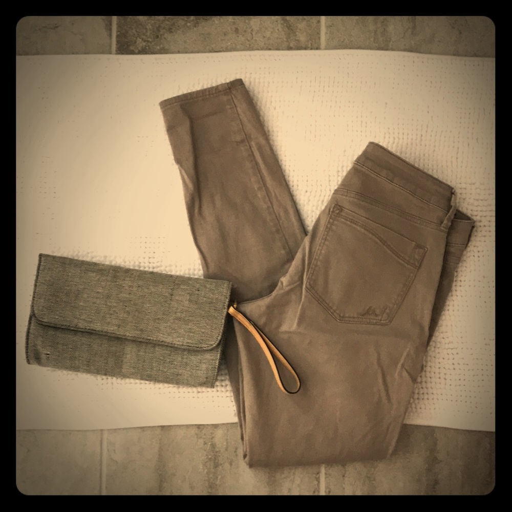Express! Ankle length low rise skinny jeans!
